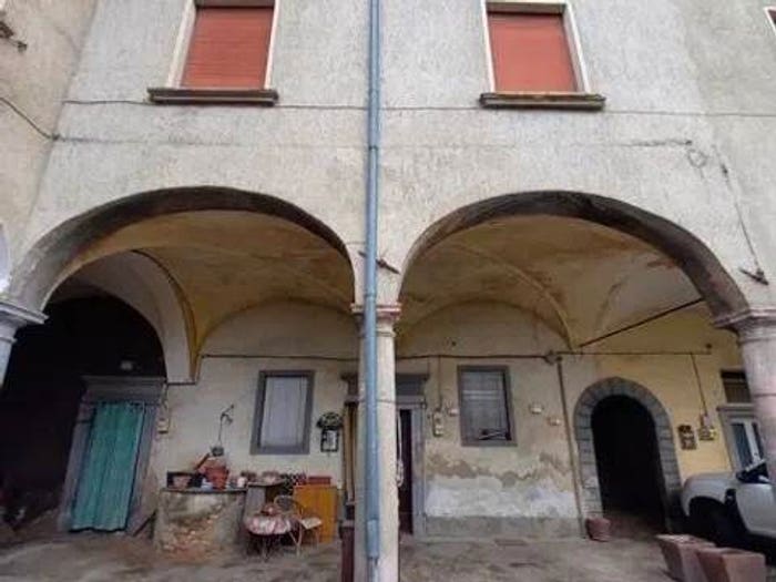 Casa con 6 locali in vendita in Capriolo