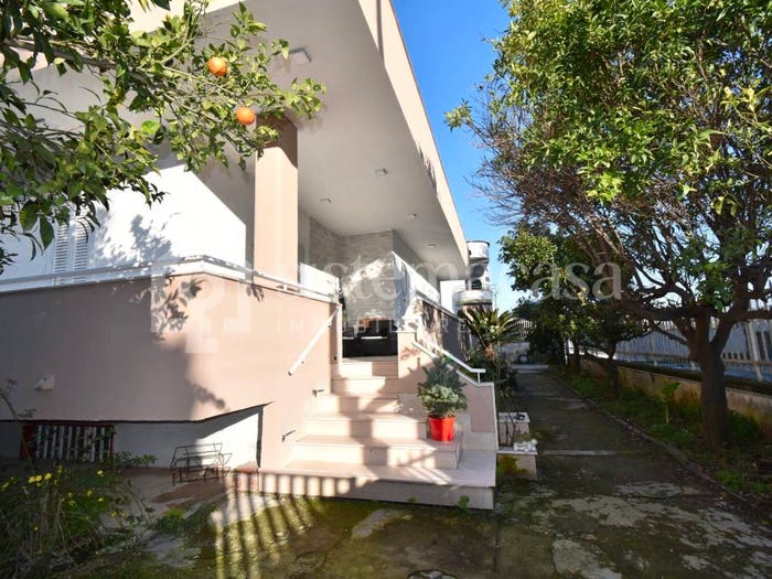 Casa con 5 locali in vendita in Via Amerigo Vespucci, Castello di Cisterna