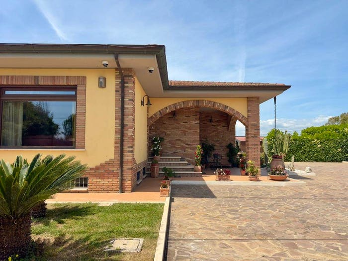 Casa con 5 locali in vendita in Strada Piscina Scura, Isonzo, Latina