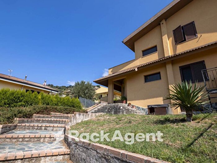 Casa quadrilocale in vendita in LOCALITA' BUDA, Gimigliano