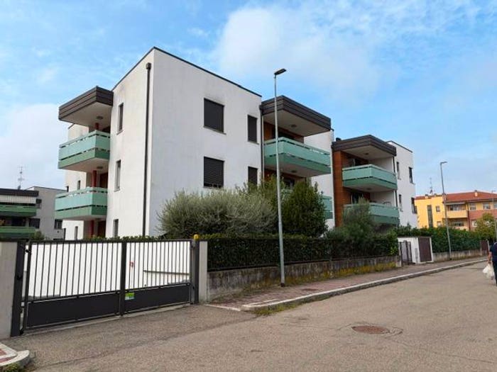 Appartamento quadrilocale in vendita in Via Sandro Pertini, Medicina