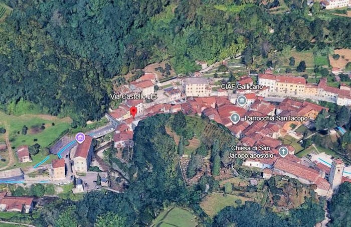 Appartamento con 6 locali in vendita in Via Castello, Centro, Gallicano