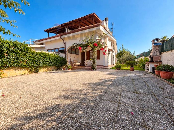 Casa con 6 locali in vendita in Viale Piave, Tor San Lorenzo Nuova California, Ardea