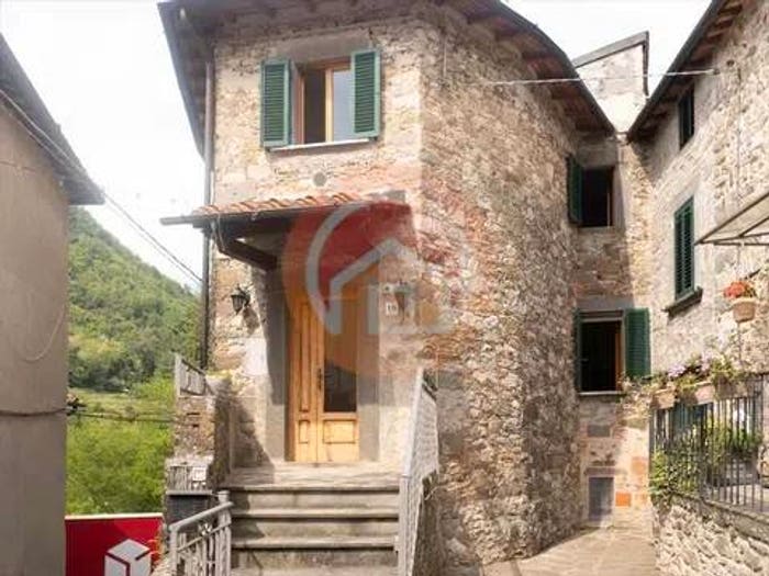 Casa con 5 locali in vendita in Via Della Chiesa, Piano Di Coreglia Ghivizzano, Coreglia Antelminelli