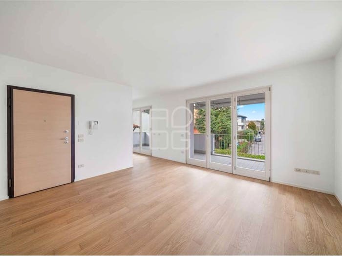 Appartamento quadrilocale in vendita in Via Milano, Desenzano Centro, Desenzano del Garda