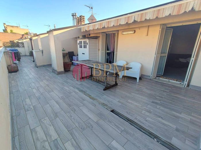 Casa con 6 locali in vendita in Via Chiellini, Quartiere Venezia, Livorno