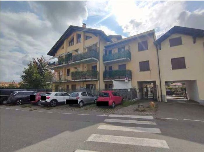 Appartamento con 6 locali in vendita in Via Damiano Chiesa, Centro, Marnate