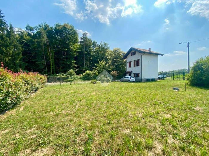 Casa trilocale in vendita in Via Papa Giovanni XXIII, Alzate Brianza