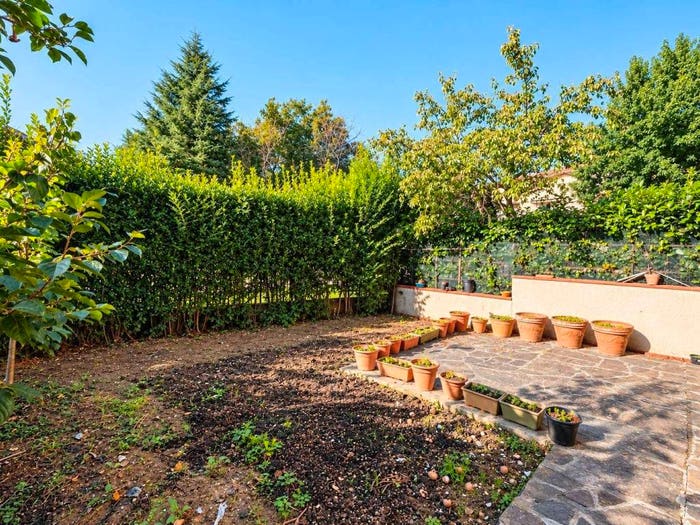 Casa con 6 locali in vendita in via Mascagni, Comeana, Carmignano