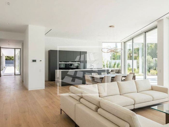 Casa con 6 locali in vendita in Via II Giugno, Centro, Albinea