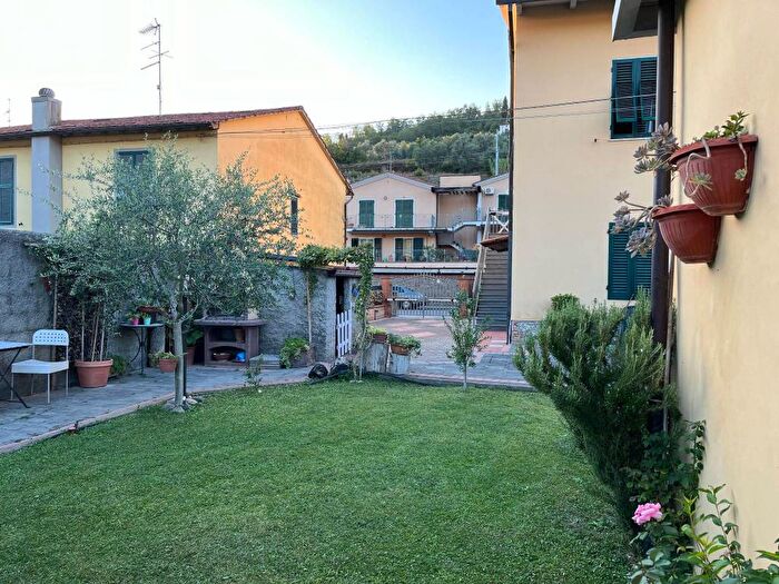 Casa con 6 locali in vendita in Via Palazzi, Serravalle Pistoiese