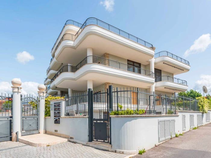 Appartamento trilocale in vendita in Via Licata, Borghesiana, Roma