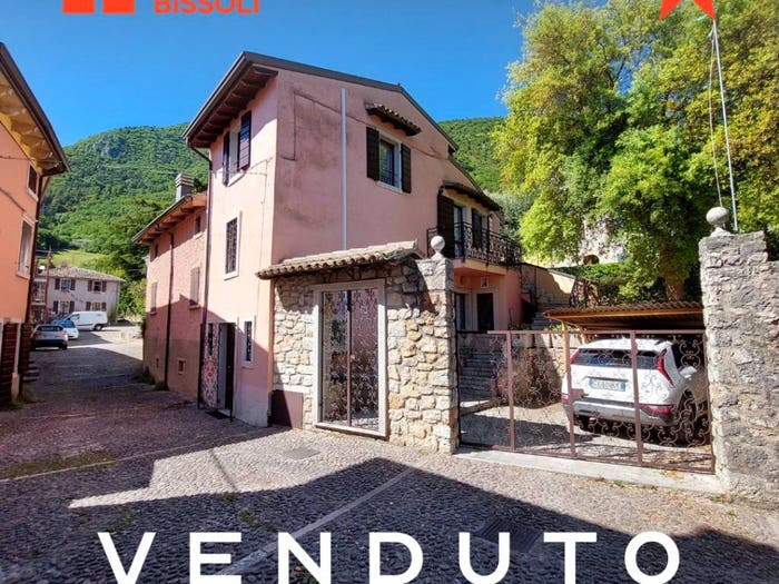 Casa quadrilocale in vendita in Località Gaon Casette di Sopra, Gaon, Caprino Veronese