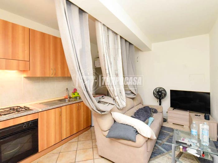 Appartamento bilocale in vendita in Via Montello, Vighizzolo Cascina Varenna, Cantù
