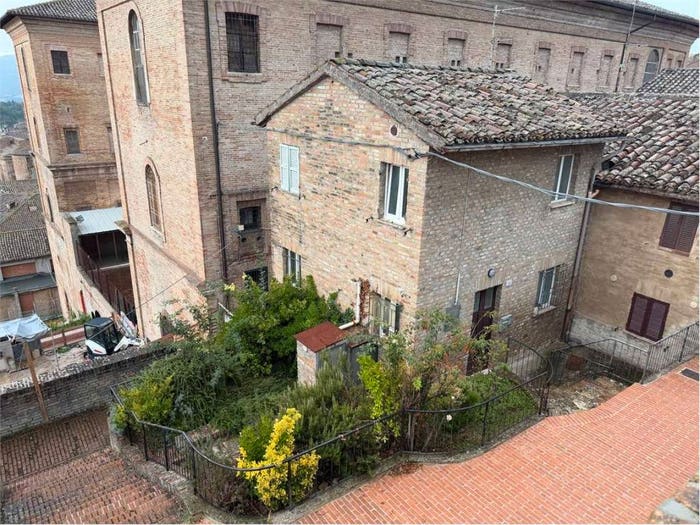 Appartamento con 5 locali in vendita in Centro, Urbino