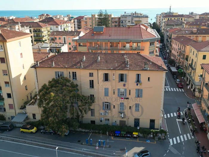 Appartamento trilocale in vendita in Corso Genova, Centro Città, Ventimiglia
