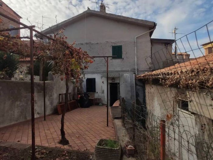 Appartamento trilocale in vendita in Piazza Montebello, Centro, Cori