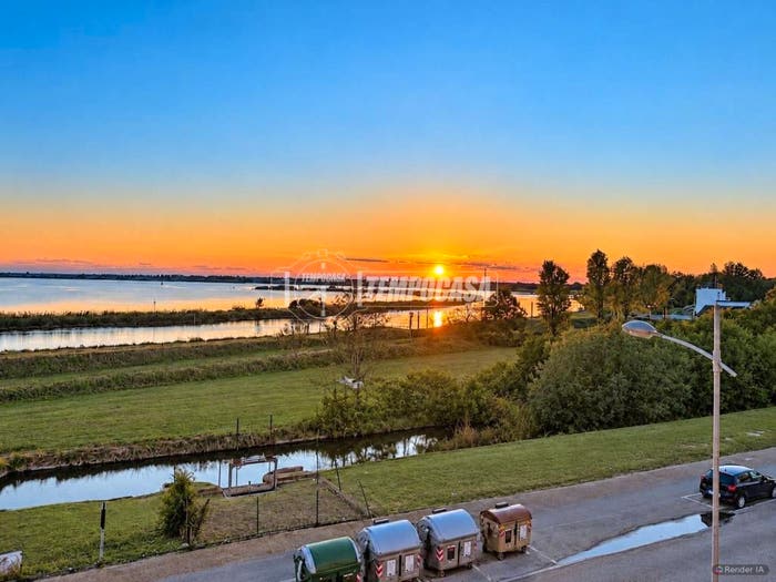 Appartamento quadrilocale in vendita in Via Marina, Comacchio Città, Comacchio