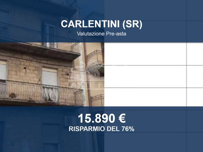 Casa trilocale in vendita in Piazza Felice Cavallotti, Centro, Carlentini
