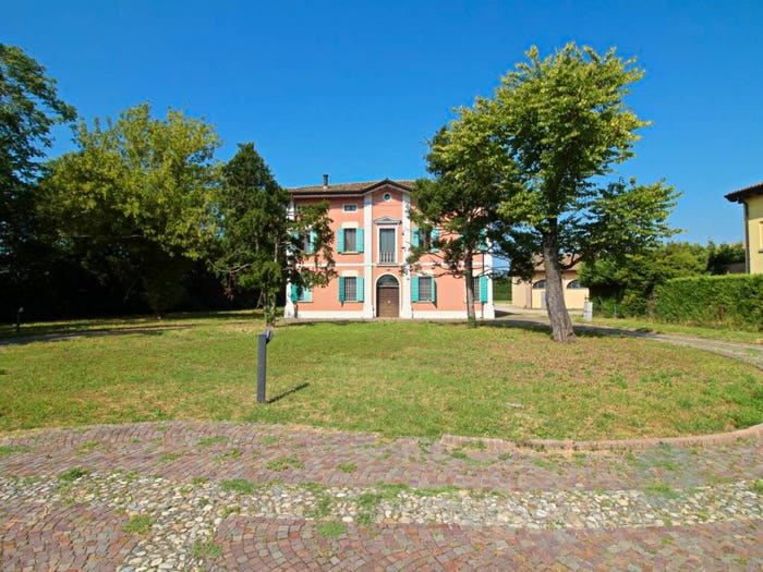 Casa con 6 locali in vendita in Via Guastalla, Centro, Campagnola Emilia
