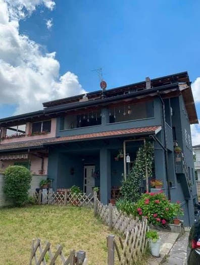Casa con 6 locali in vendita in Canegrate