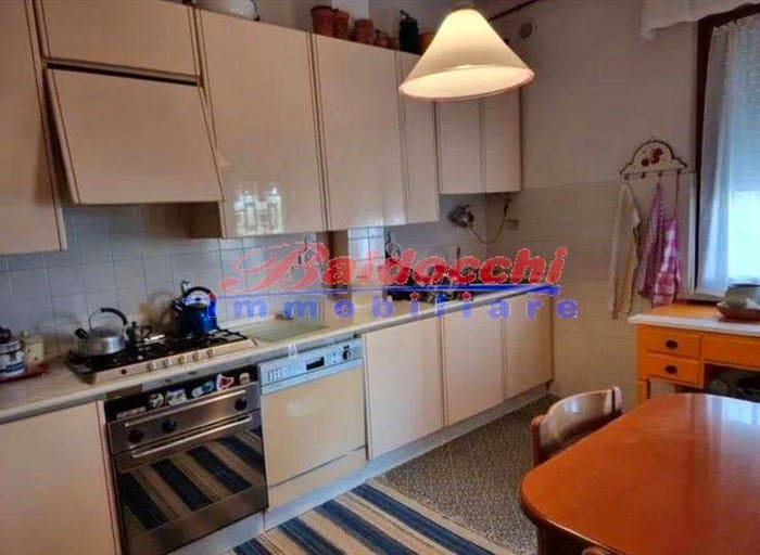 Appartamento con 5 locali in vendita in Vallato San Lazzaro, Fano