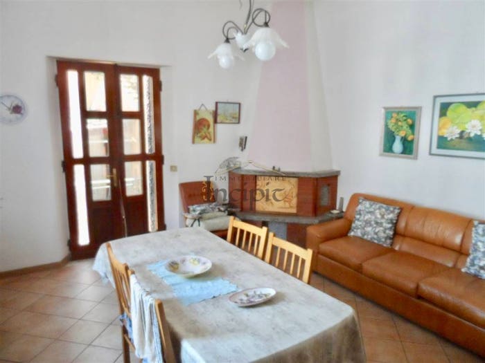 Casa con 6 locali in vendita in Via Aldo Moro, Centro, Lamporecchio