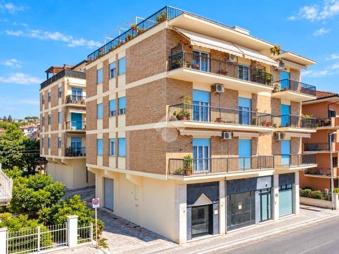 Appartamento quadrilocale in vendita in Via Europa, Porto San Giorgio
