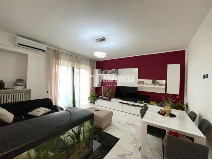 Appartamento quadrilocale in vendita in Via San Vigilio, Centro, Calco