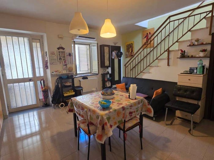 Casa trilocale in vendita in Via Armando Diaz, Santa Domenica Talao