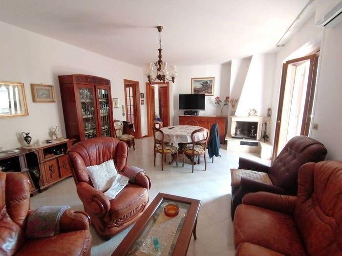 Appartamento quadrilocale in vendita in Via E Gervasi, Centro, Pitigliano