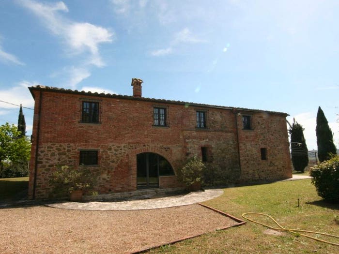 Casa con 6 locali in vendita in Centro, Lucignano