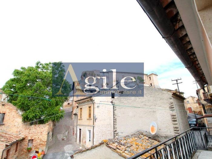 Casa quadrilocale in vendita in via fratelli Kennedy, Centro, Monsampolo del Tronto