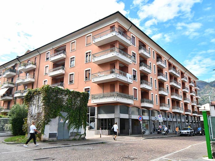 Appartamento trilocale in vendita in Via Giorgio Giulini, Borghi, Como