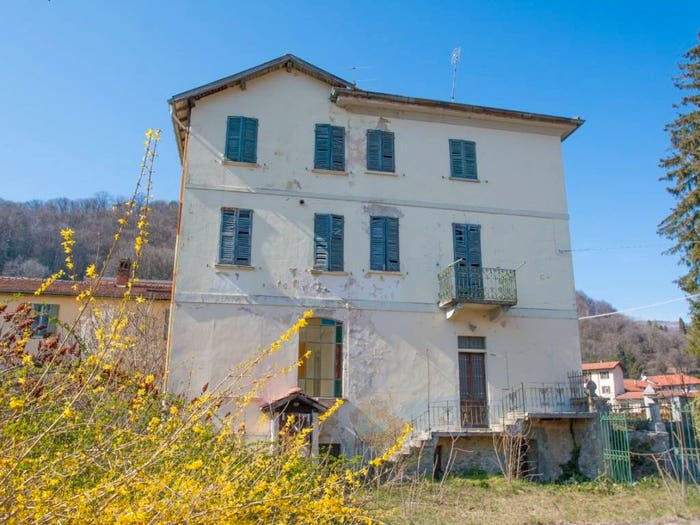 Casa con 6 locali in vendita in VIA LIBERTA', Due Cossani, Dumenza