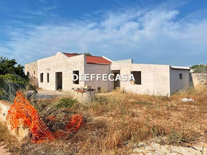 Casa quadrilocale in vendita in Contrada Bosco, Marsala