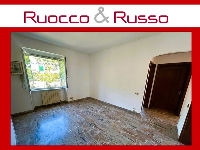 Appartamento trilocale in vendita in Via Emilio da Pozzo, San Desiderio, Genova