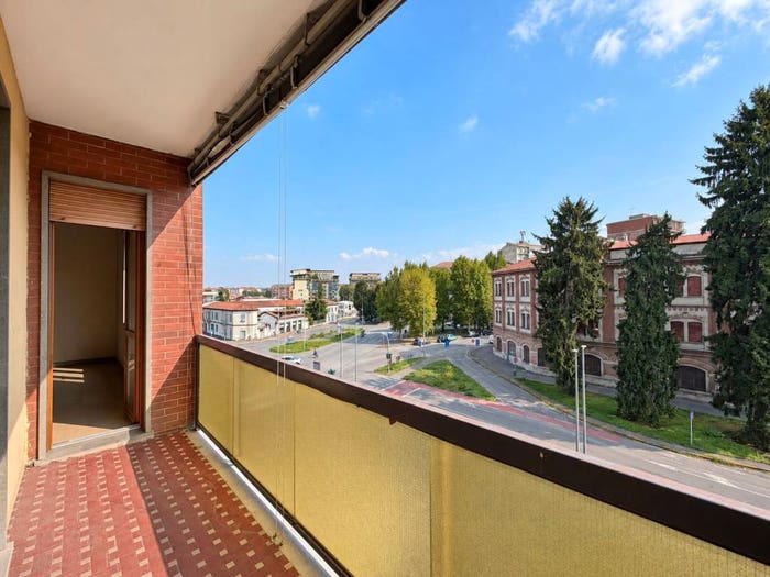 Appartamento quadrilocale in vendita in Largo Leonardo Bistolfi, Ospedale, Alessandria