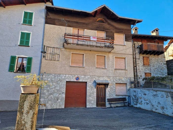 Casa con 5 locali in vendita in Via Camillo Benso di Cavour, Edolo