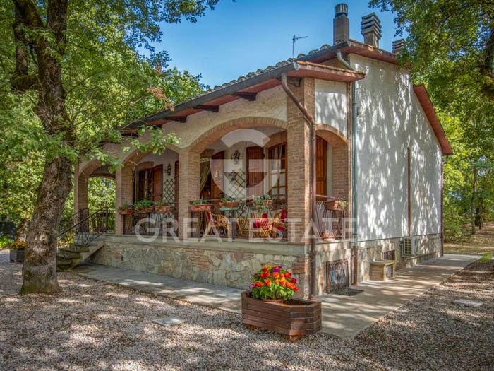 Casa con 6 locali in vendita in Via Vitellino, Vitellino, Castiglione del Lago