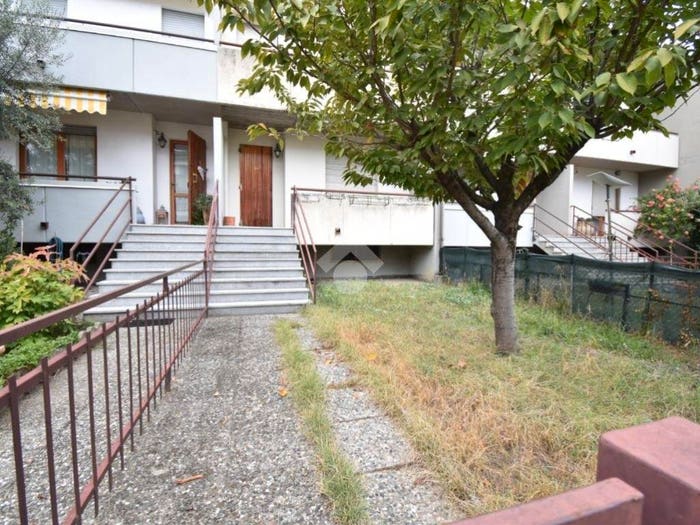 Casa con 5 locali in vendita in Str Montanara, Carignano, Parma