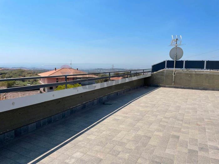 Appartamento trilocale in vendita in VIA PAPA GIOVANNI XXIII, Centro, Camporotondo Etneo