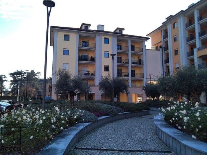 Appartamento quadrilocale in vendita in Giorgio Ambrosoli, Centro, Fossano