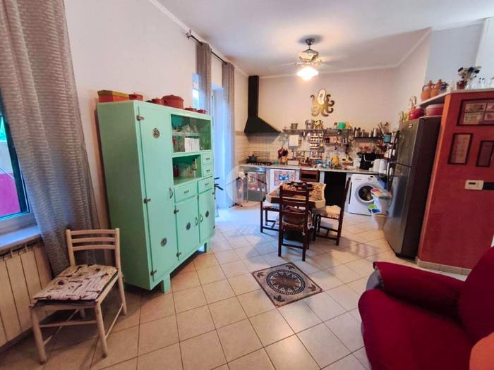 Appartamento quadrilocale in vendita in Via Mario Bercilli, Certosa, Genova