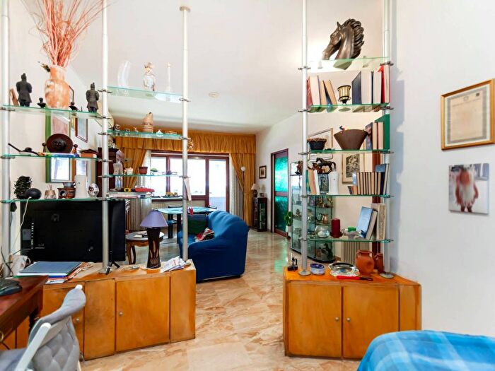 Appartamento trilocale in vendita in Via degli Orti di Trastevere, Trastevere, Roma