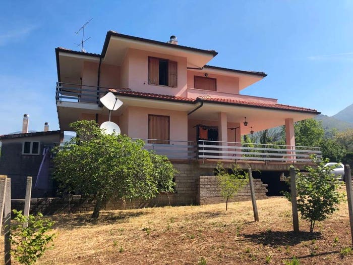 Casa con 6 locali in vendita in Sr, Itri