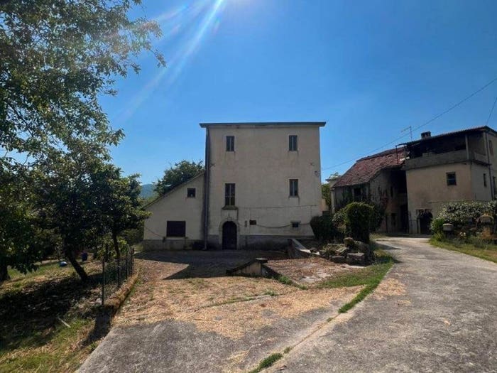 Casa con 6 locali in vendita in Via Catallo, Casalvieri