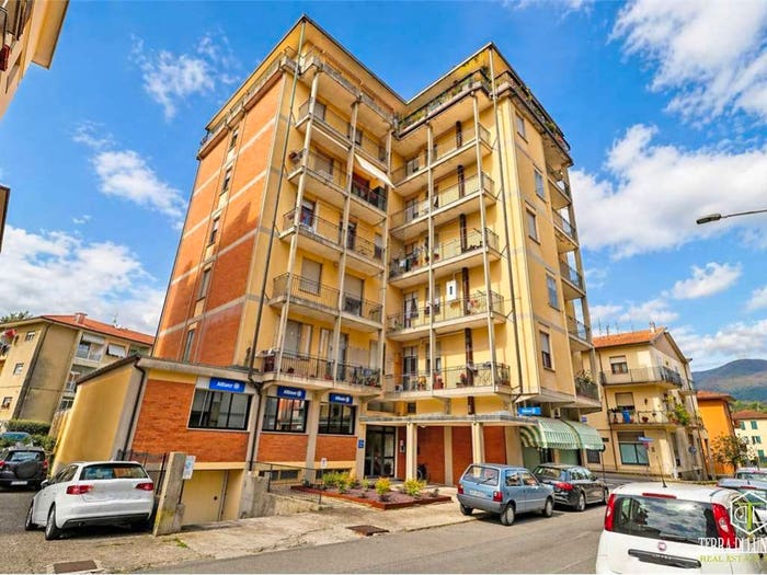 Appartamento con 6 locali in vendita in Via Luniagiana, Centro, Pontremoli