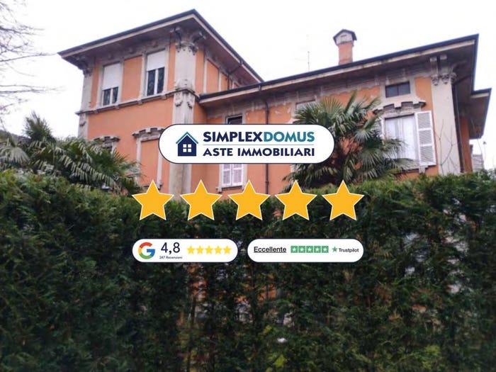 Casa con 6 locali in vendita in Via Roma, Centro, Besozzo