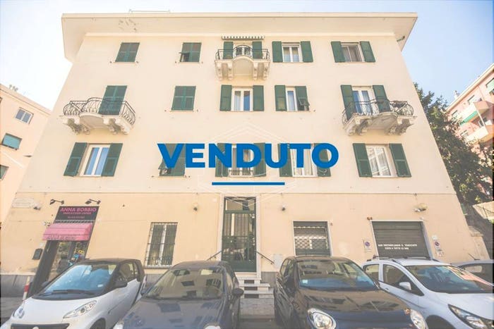 Appartamento quadrilocale in vendita in Via Emilio Massone, Sturla, Genova